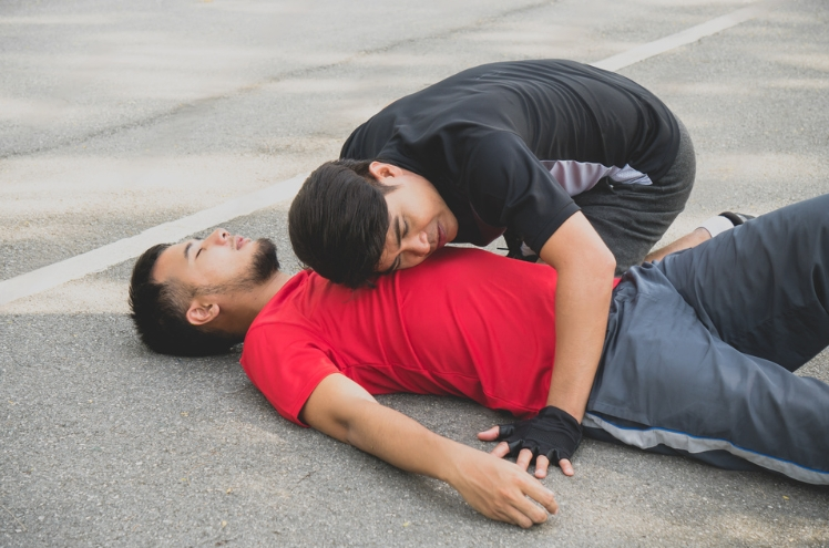 How Does CPR Differ in an Unresponsive Adult Choking Victim?